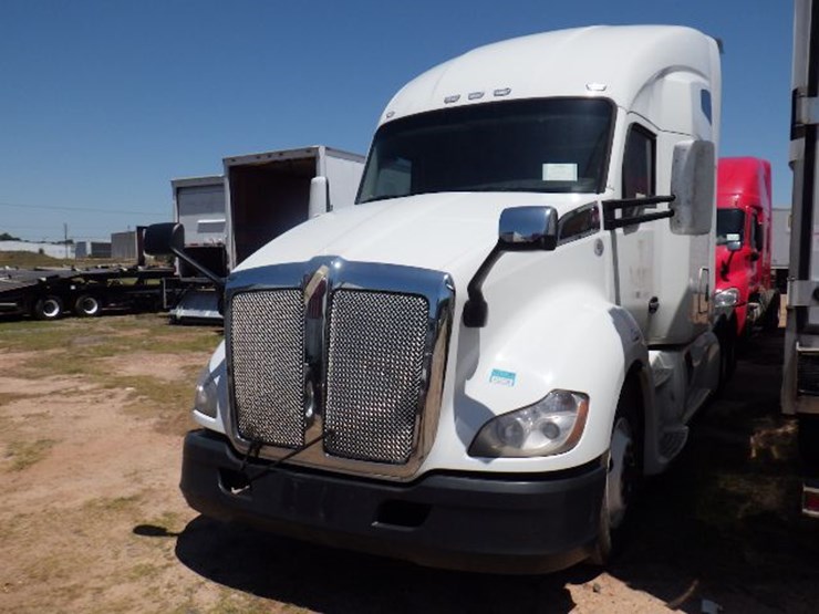 2022-kenworth-t680-image-1