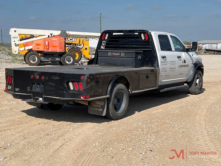 2014-ram-5500-heavy-duty-flat-bed-truck-image-27