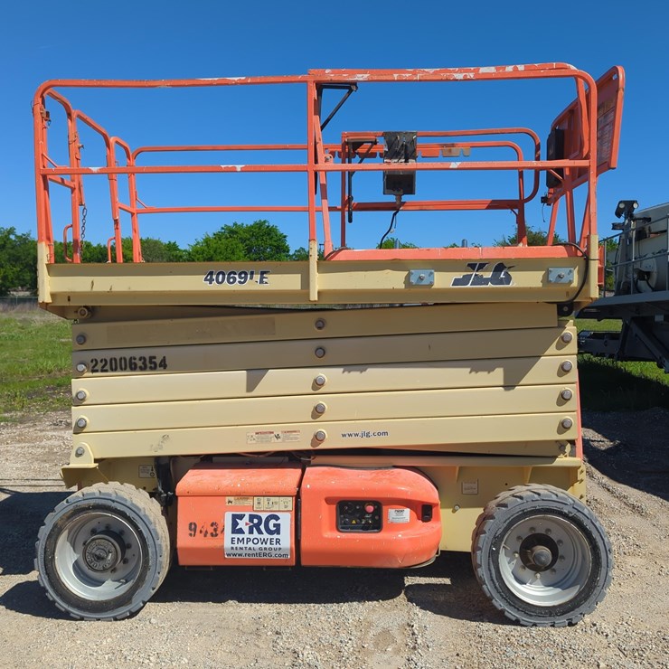 2002 JLG 4069LE