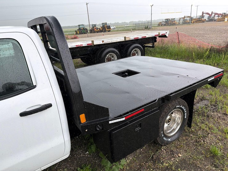 2018-chevrolet-3500-image-7