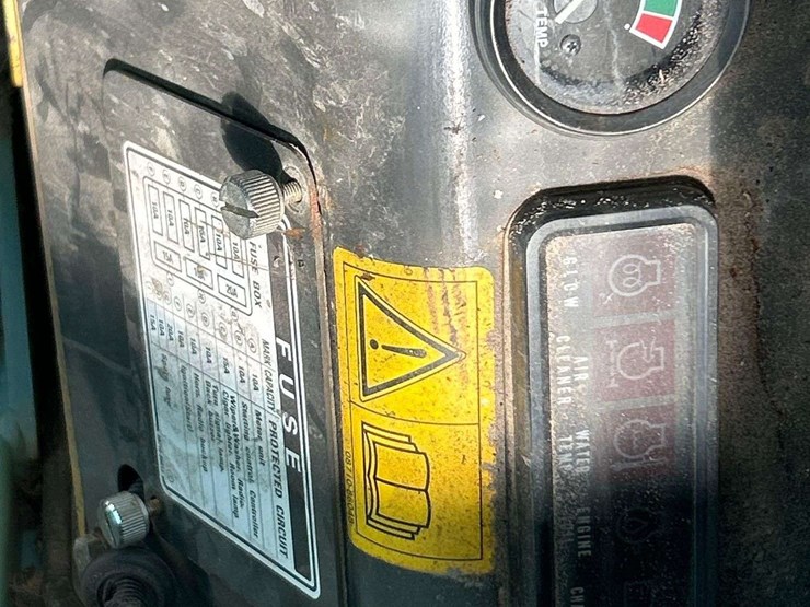 2012-yanmar-c50r-3c-image-25