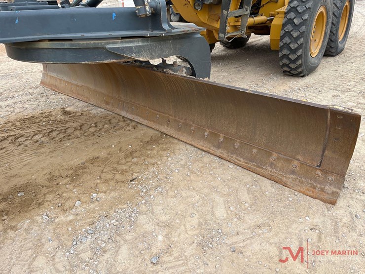 2010-deere-670g-image-9