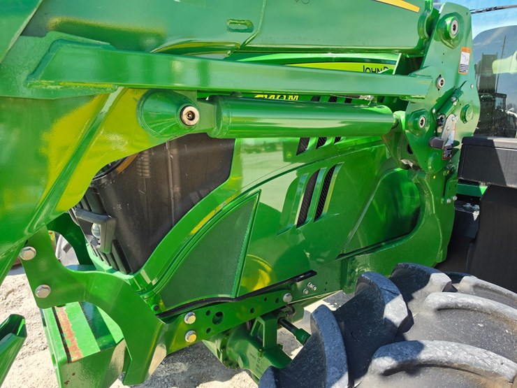2021-john-deere-6140m-image-22