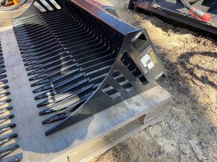 #2316-•-new-wolverine-42"-mini-skid-steer-skelton-bucket-image-3