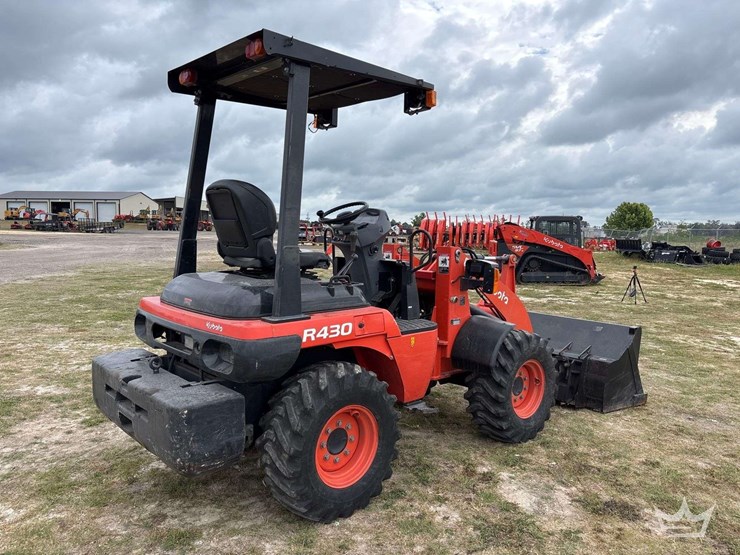 2023-kubota-r430-image-3