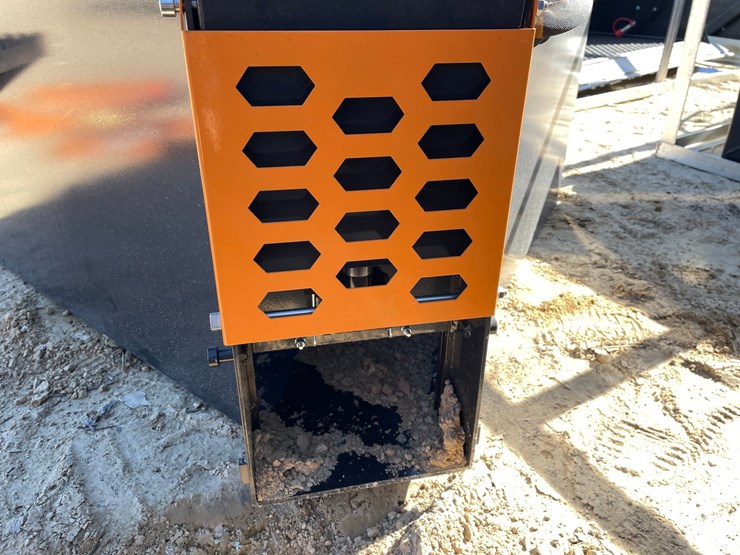 #2333-•-new-wolverine-skid-steer-concrete-chuter-attachment-image-11