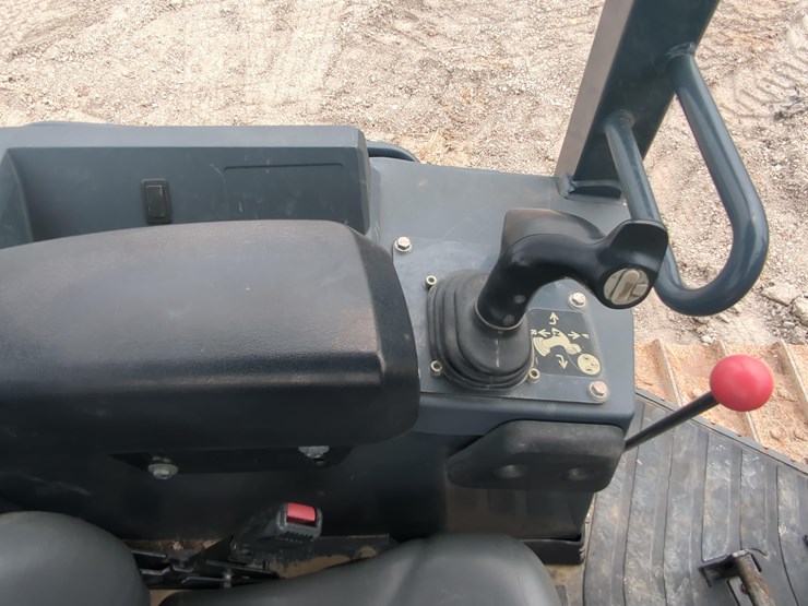 2022-deere-450-lt-image-18