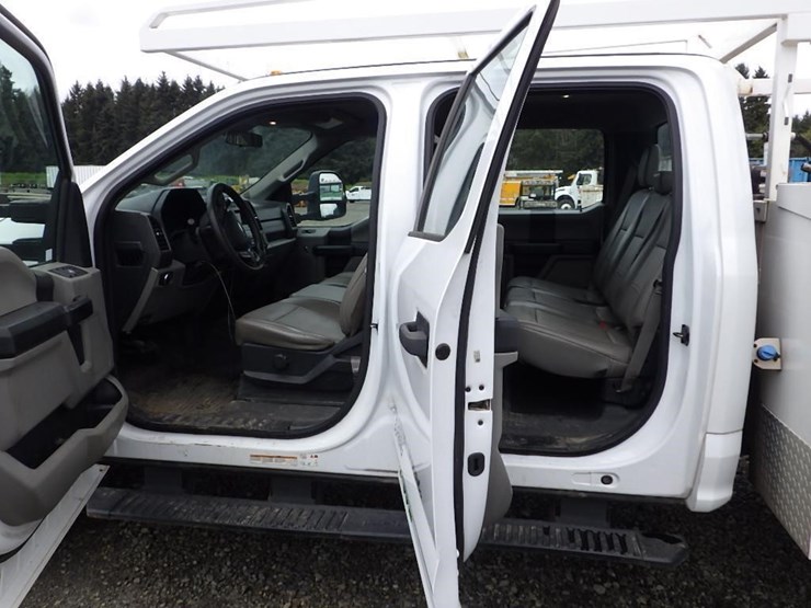 2020-ford-f550-image-27