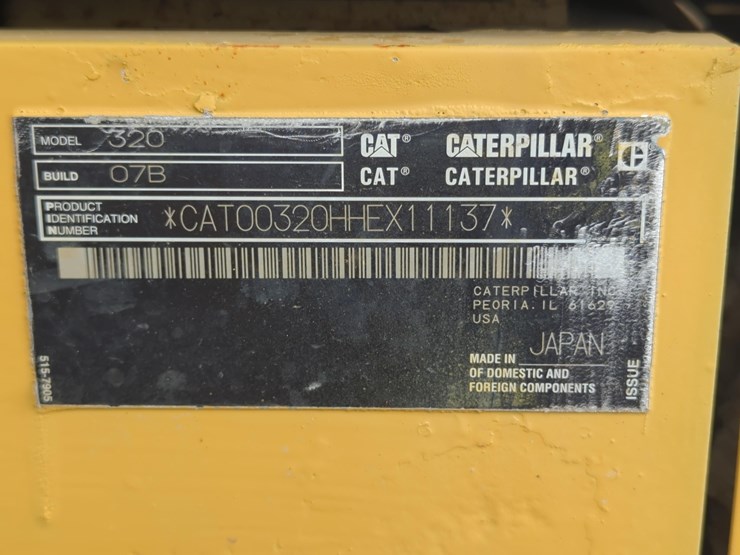 2019-caterpillar-320-image-8