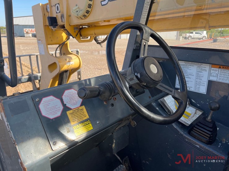 gehl-r56-34-telehandler-image-9