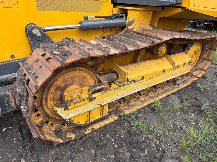 2022-deere-450-lt-image-9