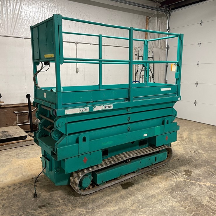 #303 • 2008 EN Systems Co. EN8L06 Electric Tracked Scissor Lift