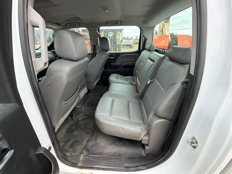 2017-chevrolet-1500-image-15