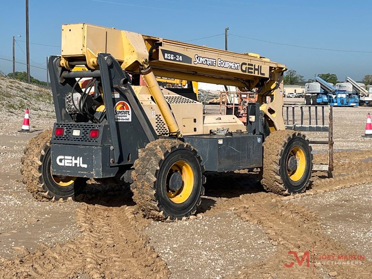 gehl-r56-34-telehandler-image-3