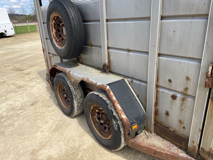 #2010-•-2004-corn-pro-16'-tandem-axle-livestock-trailer-(has-wi-title)-image-23