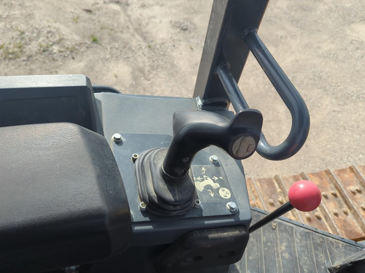 2022-deere-450-lt-image-18