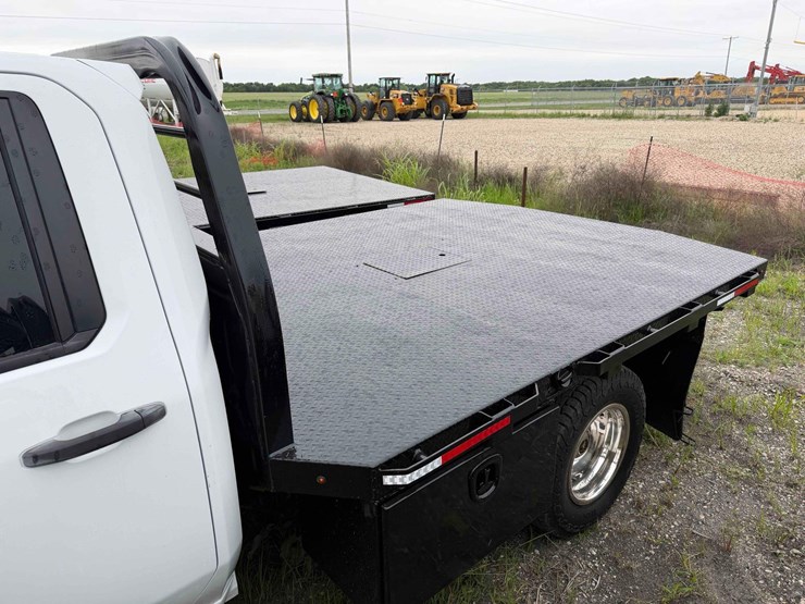 2022-chevrolet-3500-image-7