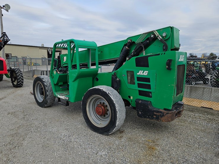2016-jlg-8042-image-13