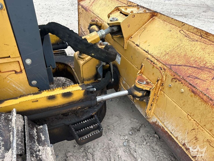 2014-deere-450j-image-17