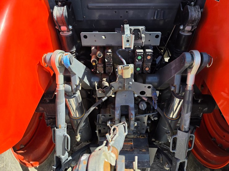 2015-kubota-m7-171-image-11