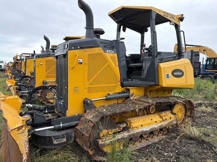 2022-deere-450-lt-image-2