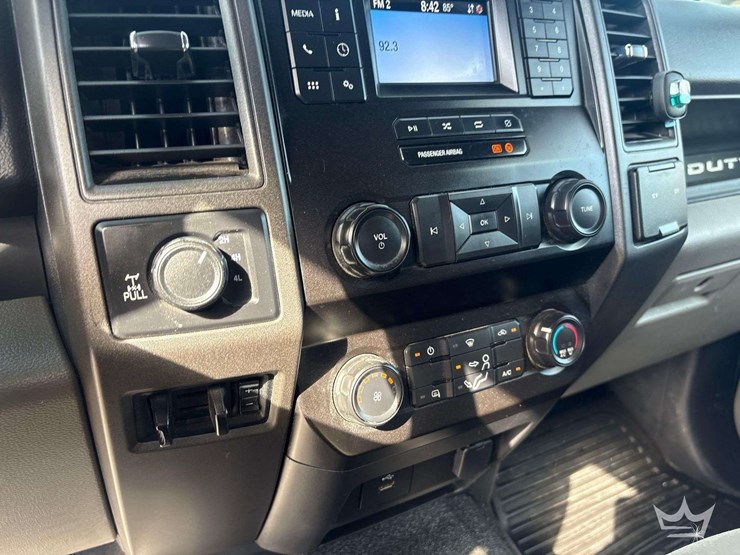 2022-ford-f250-image-23