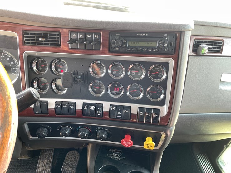 2008-kenworth-t660-image-57