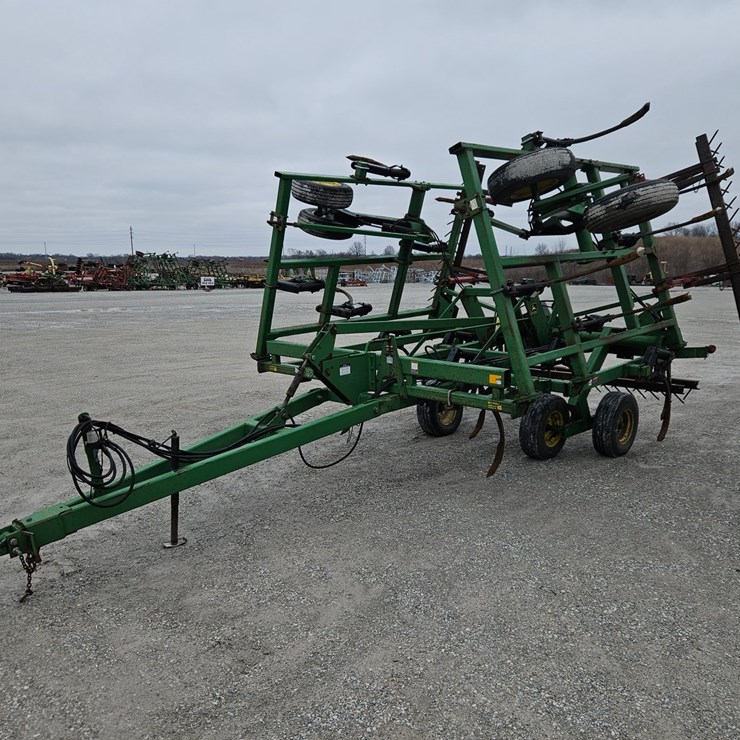 1998 JOHN DEERE 680