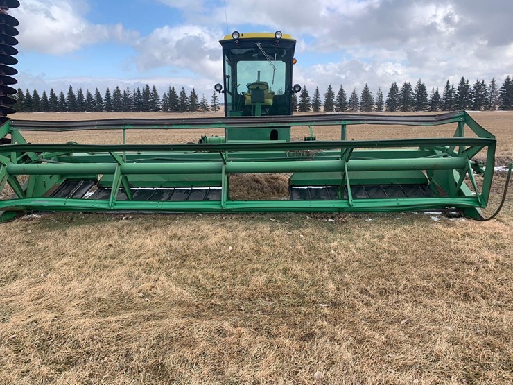 1982-john-deere-2320-image-2