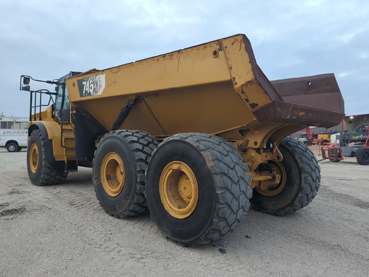2019-caterpillar-745-image-5