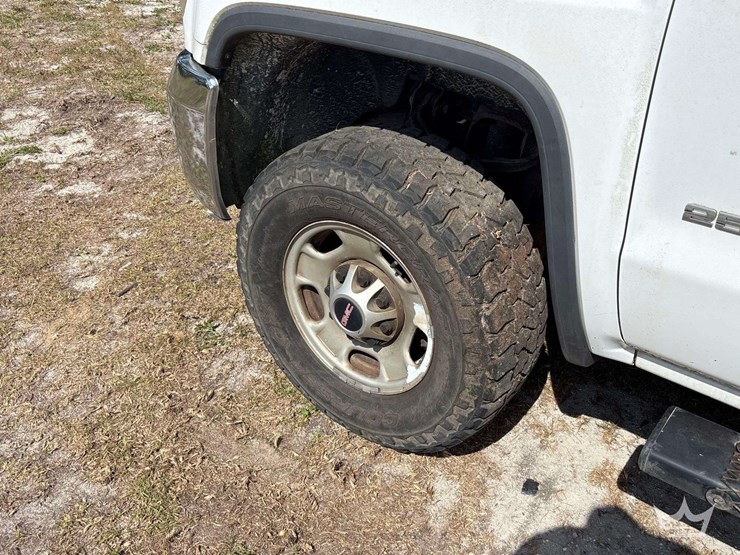 2015-gmc-sierra-2500hd-image-34