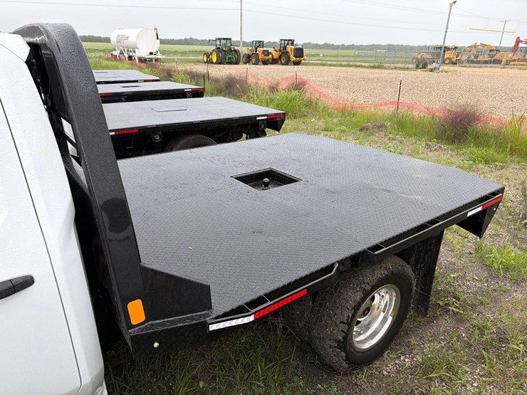 2021-chevrolet-3500-image-7