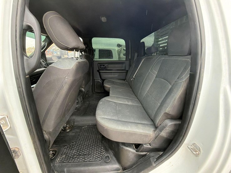 2022-dodge-3500-image-19