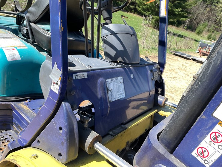 #308-•-komatsu-6,000-lbs,-propane-forklift-(non-moving)-image-21