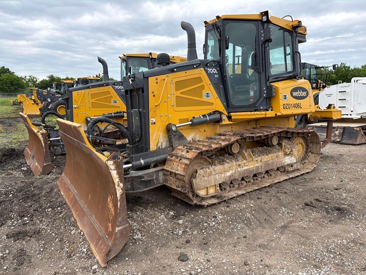 2022-deere-700l-xlt-image-3