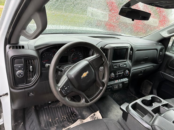 2021-chevrolet-3500-image-18