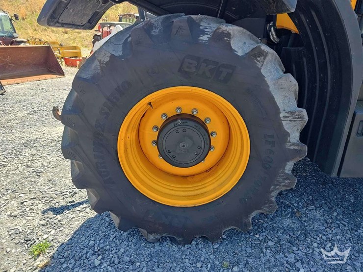 2022-jcb-fastrac-4220-image-45