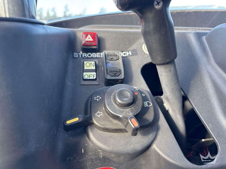 2015-kubota-rtv-x900-image-12