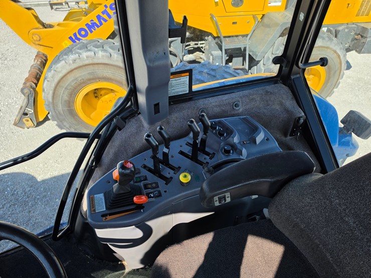 2001-new-holland-8870-image-10