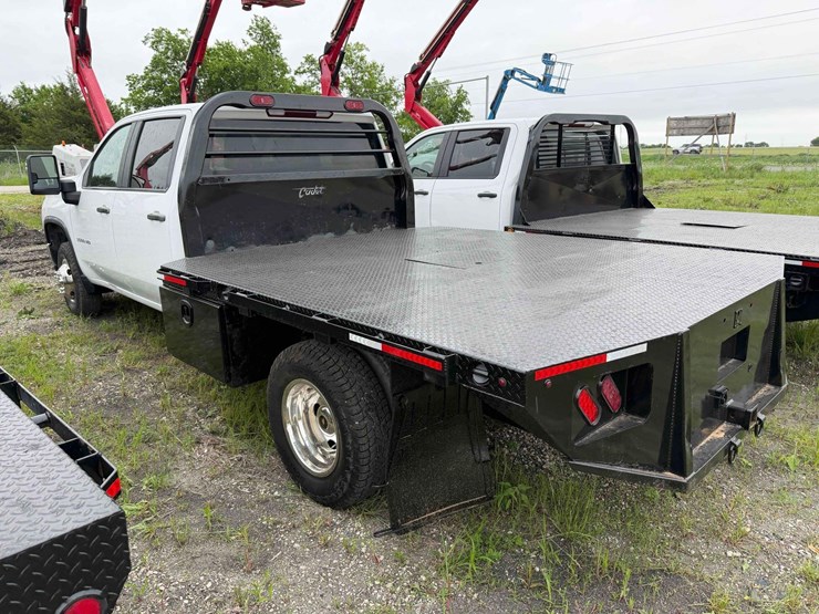 2022-chevrolet-3500-image-4