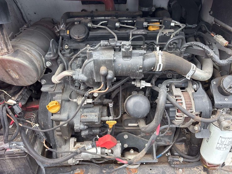 2021-bobcat-t740-image-14