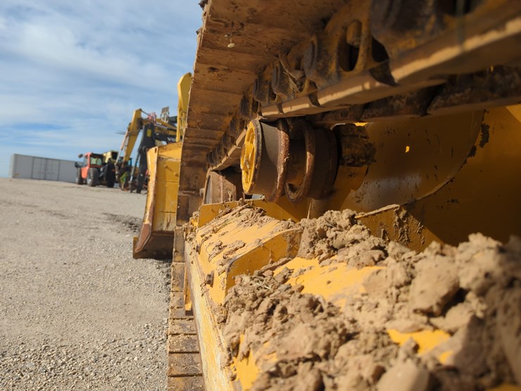 2022-deere-450-lt-image-12
