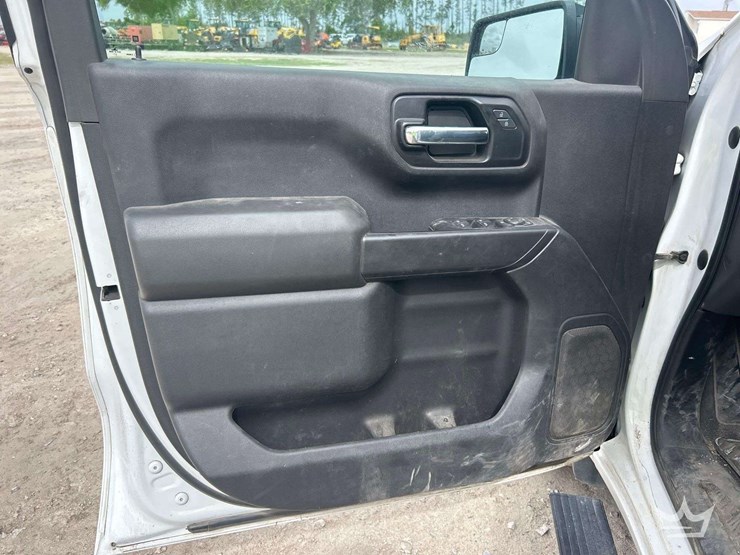 2022-chevrolet-silverado-1500-image-11