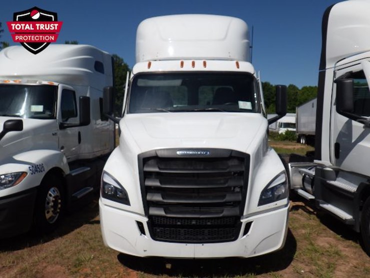 2021-freightliner-cascadia-116-image-3