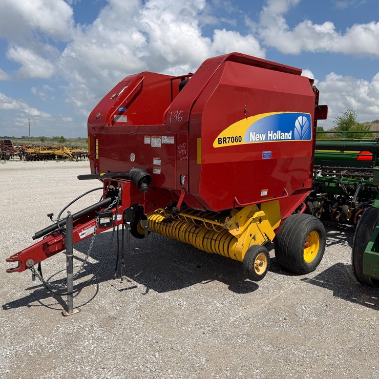 2014 NEW HOLLAND BR7060