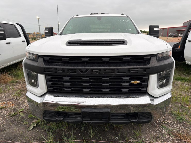 2022-chevrolet-3500-image-6