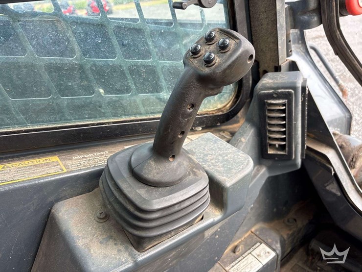 2022-deere-333g-image-26