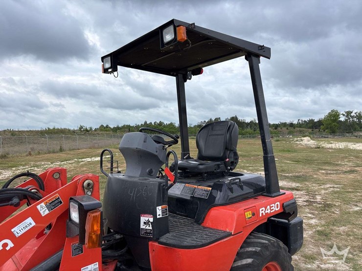 2023-kubota-r430-image-23