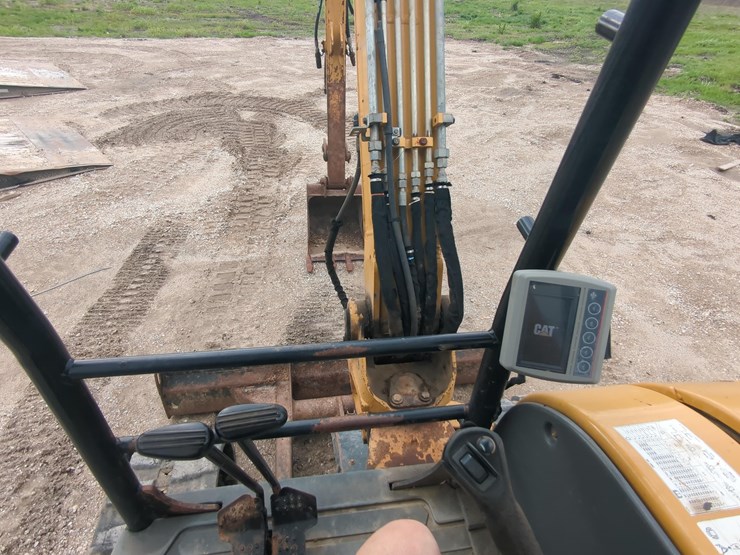 2015-caterpillar-305.5e2-image-20
