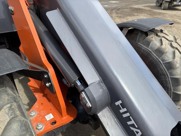2022-hitachi-zw95-image-13